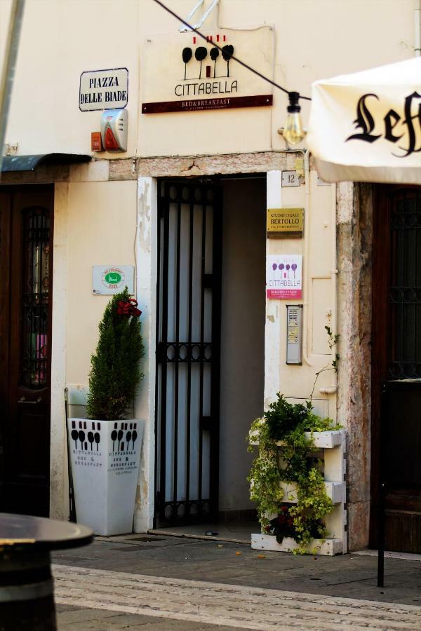 B&B Cittabella 티따델라 외부 사진